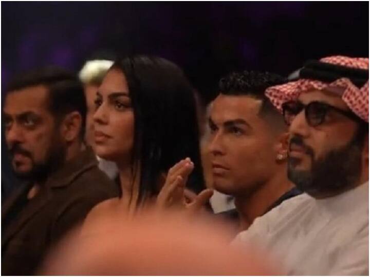 Salman Khan watches boxing match next to Cristiano Ronaldo and Georgina Rodríguez in Saudi Arabia सऊदी अरब में Ronaldo संग दिखे Salman Khan, वीडियो ने मचाया तहलका, फैंस ने कहा- 'एक फ्रेम में दो GOAT'