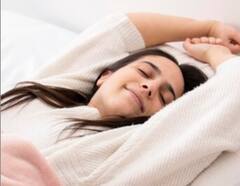 Lifestyle:রাতে ঘুম হয় না? শুতে যাওয়ার আগে এই খাবার ও পানীয়গুলি 'ট্রাই' করে দেখতে পারেন