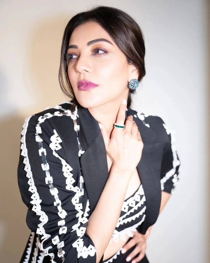 నట సింహం నందమూరి బాలకృష్ణకు జోడీగా తొలిసారి నటించారు.Photo Credit: Kajal A Kitchlu/Instagram