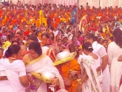 कुशीनगर में शरद पूर्णिमा पर विशाल कठिन चीवर दान समारोह, बौद्ध भिक्षु महेंद्र भंते ने शांति का दिया संदेश