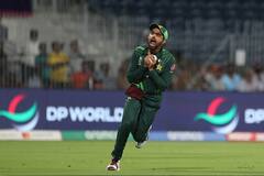 HUGE Setback For Pakistan As 'Men In Green' Struggle To Remain Alive In Race For ICC Cricket World Cup Semifinal