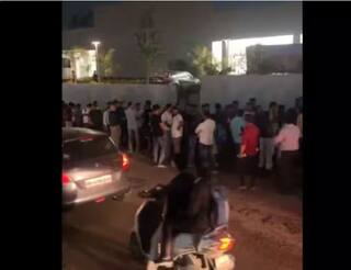 Pune Apartment: ਨਹੀਂ ਦੇਖਿਆ ਹੋਣਾ ਇਹੋ ਜਿਹੋ ਨਜ਼ਾਰਾ ! 2 ਕਰੋੜ ਦਾ ਅਪਾਰਟਮੈਂਟ ਖਰੀਦਣ ਲਈ ਲੱਗੀ 8 ਘੰਟੇ ਲੰਬੀ ਕਤਾਰ