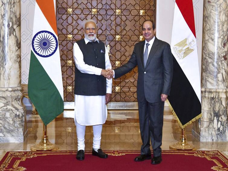 PM Modi Egypt President Discuss Israel Hamas War shares concerns அடுத்த கட்டத்துக்கு சென்ற இஸ்ரேல் போர்.. எகிப்து அதிபருக்கு போன் போட்டு பேசிய பிரதமர் மோடி.. என்னாச்சு?