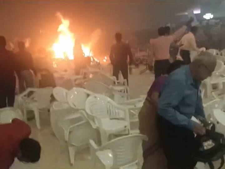 Kerala Convention Centre Blast Death Toll One Person Surrenders Eyewitnesses CM Pinarayi Vijayan Remarks Kerala Blast: '...आग का गोला देखा', बोले केरल ब्लास्ट के चश्मदीद, एक शख्स का सरेंडर, सीएम ने कल बुलाई सर्वदलीय बैठक | बड़ी बातें