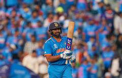 Rohit Sharma : மைல்கற்களை தகர்த்தெறியும் இந்திய வீரர்கள்..புதிய சாதனையை படைத்தார் ஹிட்மேன் ரோஹித்..!