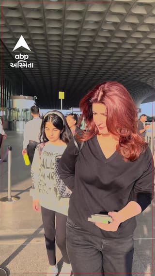 Twinkle Khanna | એક્ટ્રેસ ટ્વિંકલ ખન્ના મુંબઈ એરપોર્ટ પર થઈ સ્પોટ