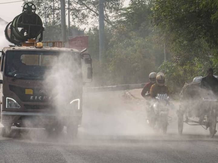 Delhi Air Pollution Delhi NCR AQI reaches 304 dangerous level Gopal Rai  Delhi Air Pollution: दिल्ली एनसीआर में सांस लेना मुश्किल, खतरनाक स्तर पर पहुंचा AQI, जानें गोपाल राय ने क्या कहा? 