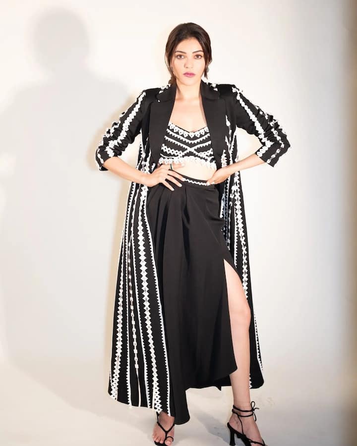 మెగాస్టార్ చిరంజీవి 'ఆచార్య' సినిమాతో తెలుగు సినిమా ఇండస్ట్రీలో కాజల్ అగర్వాల్ రీ ఎంట్రీ జరగాలి. అయితే... కొన్ని రోజులు షూటింగ్ చేసినప్పటికీ చివరకు సినిమాలో ఆమె రోల్ తొలగించారు. దాంతో 'భగవంత్ కేసరి' రీ ఎంట్రీ అయ్యింది. Photo Credit: Kajal A Kitchlu/Instagram