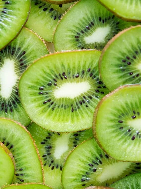 कीवी खाने से शरीर को मिलते हैं ये फायदे