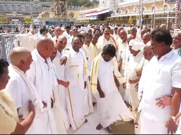 YSRCP MLA gorle kiran kumar, MP bellana chandra sekhar came to Tirumala Darshan with 93 persons Tirumala: 93 మందితో శ్రీవారి దర్శనానికి వైసీపీ ఎమ్మెల్యే, ఎంపీ - అందరికీ వీఐపీ దర్శనమే!