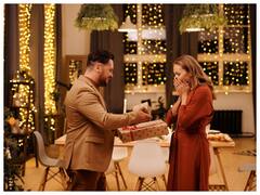 2000 रुपये से कम में आ जाएंगे ये गिफ्ट, पत्नी देखते ही हो जाएगी खुश