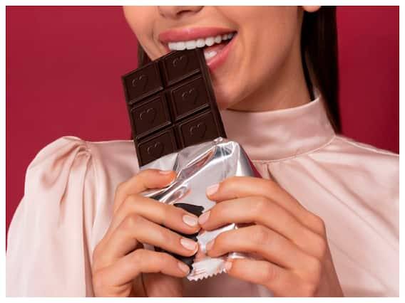 ચોકલેટમાં હાજર સીસું અને કેડમિયમ ગર્ભવતી મહિલાઓ અને બાળકોના સ્વાસ્થ્ય માટે અત્યંત હાનિકારક સાબિત થઈ શકે છે. ગર્ભાવસ્થા દરમિયાન આ ધાતુઓના સેવનથી ગર્ભના મગજ અને શારીરિક વિકાસ પર અસર પડે છે.