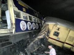 Andhra Pradesh Train Accident : आंध्र प्रदेशात दोन ट्रेनचा भीषण अपघात; अपघाताची भयानक दृश्य कॅमेरात कैद!