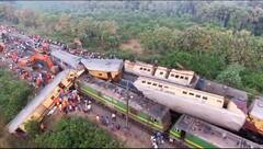 Vizianagaram Train Accident Drone Shots: ఘోర రైలు ప్రమాదం, మృతుల సంఖ్య పెరిగే అవకాశం