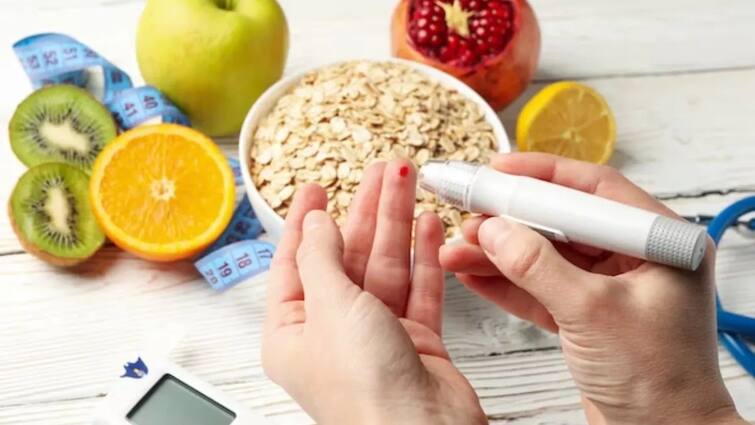 Health Tips add these superfoods in your diet to control your blood sugar level in winters marathi news Health Tips : हिवाळ्यात मधुमेहाची समस्या वाढू शकते; 'या' सुपरफूड्सने तुमच्या रक्तातील साखर नियंत्रित करा