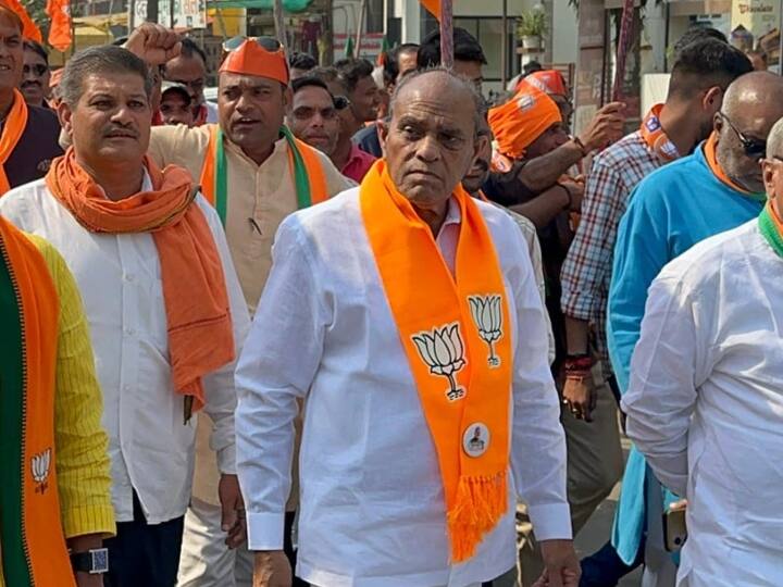 MP Election 2023: टिकट मिला बेटी को चुनाव लड़ेंगे पिताजी, जानें कहां हो रहा है ऐसा सियासी खेल? Madhya Pradesh Assembly Election 2023 BJP Made Gauri Shankar Bisen Candidate From Balaghat Assembly Constituency ann MP Election 2023: टिकट मिला बेटी को चुनाव लड़ेंगे पिताजी, जानें कहां हो रहा है ऐसा सियासी खेल?