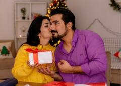 Karwa Chauth: 5000 રુપિયાનું છે બજેટ ? કરવા ચોથ પર પત્નીને લઈને આપો આ ગિફ્ટ