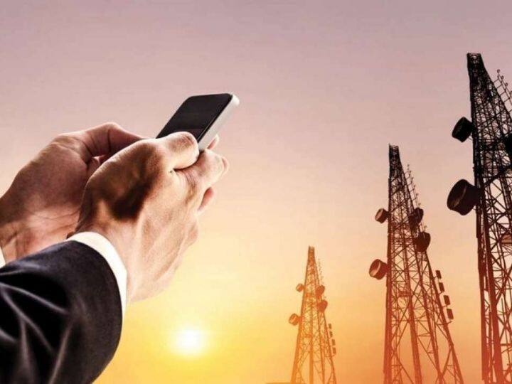 Mobile Tariff Likely To Be Hiked But Reliance Jio Affordable Mobile Services May Continue To Lure Users Mobile Tariff Hike: महंगे मोबाइल टैरिफ का लग सकता है आपको झटका, पर मुकेश अंबानी के जियो की अफोर्डेबल सर्विसेज रहेगी जारी