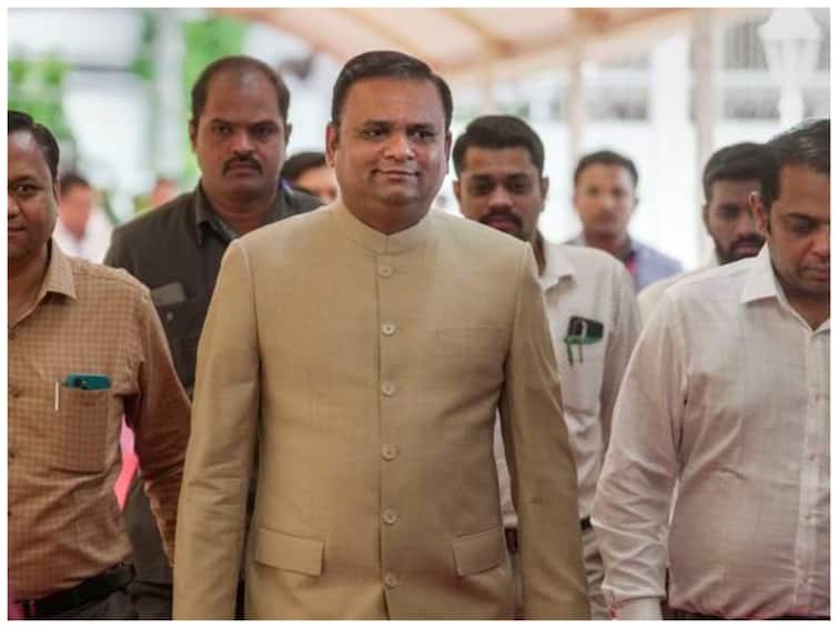Sena Disqualification Row Supreme Court Asks Maharashtra Speaker To Decide On Pleas By December 31 On Disqualification Pleas By Uddhav And Sharad Pawar Camps, SC Sets Deadline For Maharashtra Speaker