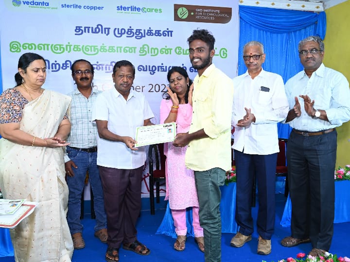 ஸ்டெர்லைட் உதவியுடன் கோவையில் தொழில் பயிற்சி முடித்த  இளைஞர்களுக்கு ஸ்டெர்லைட்டில் பணி-சி ஓ ஓ உறுதி