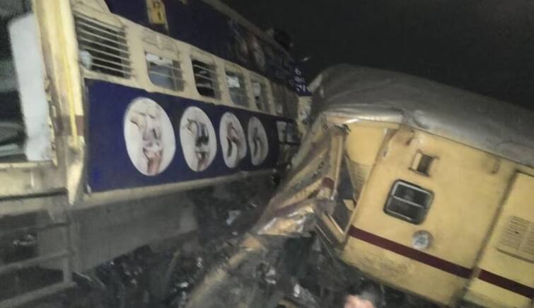 Train Accident in Vizianagaram:  At least 9 people were killed and over 30 others were injured in a collision of two trains in the Vizianagaram district of Andhra Pradesh Train Accident in Vizianagaram: આંધ્રપ્રદેશમાં રેલવે દુર્ઘટનામાં 9ના મોત, માનવીય ભૂલના કારણે ટકરાઇ બંન્ને ટ્રેનો
