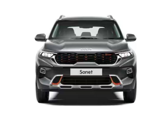 ਮੈਟ ਕਲਰ ਸਕੀਮ ਨਾਲ ਆਉਣ ਵਾਲੀ ਦੂਜੀ ਕਾਰ Kia Sonet X-Line ਹੈ। ਇਸ ਦਾ ਡਿਊਲ ਟੋਨ ਇੰਟੀਰੀਅਰ ਹੈ। ਇਸ ਨੂੰ ਖਰੀਦਣ ਲਈ ਤੁਹਾਨੂੰ 13.89 ਲੱਖ ਰੁਪਏ ਦੀ ਐਕਸ-ਸ਼ੋਰੂਮ ਕੀਮਤ ਅਦਾ ਕਰਨੀ ਪਵੇਗੀ।