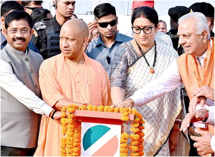 UP News: अमेठी में 900 करोड़ के बॉटलिंग प्लांट का CM योगी ने किया उद्घाटन, केंद्रीय मंत्री स्मृति ईरानी भी रहीं मौजूद CM Yogi Adityanath inaugurated the bottling plant built at a cost of Rs 900 crore in Amethi ANN UP News: अमेठी में 900 करोड़ के बॉटलिंग प्लांट का CM योगी ने किया उद्घाटन, केंद्रीय मंत्री स्मृति ईरानी भी रहीं मौजूद