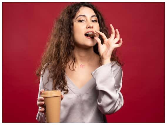 અભ્યાસમાં જાણવા મળ્યું છે કે ઘણી ચોકલેટમાં લીડ અને કેડમિયમ જેવી ભારે ધાતુઓ વધુ પ્રમાણમાં હોય છે. આ ધાતુઓ ગંભીર સ્વાસ્થ્ય સમસ્યાઓનું કારણ બની શકે છે. સીસાના લાંબા સમય સુધી સંપર્કમાં રહેવાથી મગજને નુકસાન, કિડની રોગ અને હાઈ બ્લડ પ્રેશર જેવી સમસ્યાઓ થઈ શકે છે.