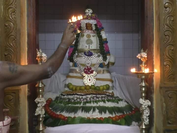 Karur Annabhishek festival is held once a year on the occasion of the full moon of the month of Aippasi TNN கரூர் லிங்கத்தூர்  ஸ்ரீ கைலாசநாதர் திருக்கோயில் அன்னாபிஷேக விழா