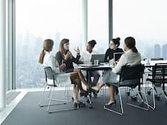 वर्कफोर्स में बढ़ी महिलाओं की भागीदारी, लेकिन अभी भी भारत पीछे, 5 ट्रिलियन जीडीपी के लिए ये काम जरूरी