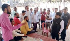 राजीनामा द्या, संसदेत बोला अन्यथा माघारी जा, नाशिकच्या उपोषणस्थळी खासदार हेमंत गोडसे यांना विचारला जाब