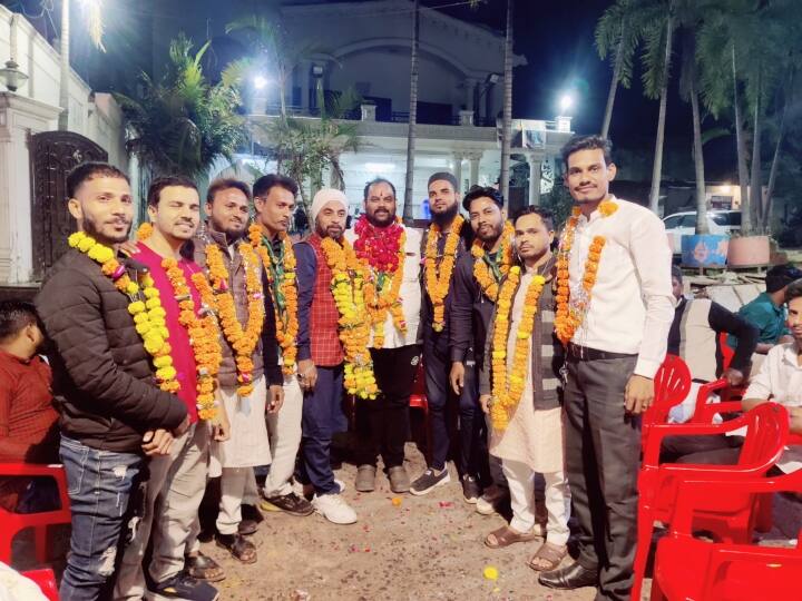 MP Elections 2023: मध्य प्रदेश चुनाव में हुई AIMIM की एंट्री, ओवैसी की पार्टी ने इन दो विधानसभा सीट पर उतारे प्रत्याशी MP Election 2023 Asaduddin Owaisi Party AIMIM candidates Contest from 2 seats in Jabalpur and Burhanpur ANN MP Elections 2023: मध्य प्रदेश चुनाव में हुई AIMIM की एंट्री, ओवैसी की पार्टी ने इन दो विधानसभा सीट पर उतारे प्रत्याशी