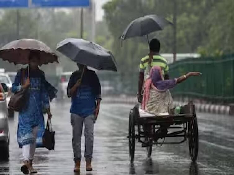 According to the Met Office, 20 districts will receive moderate rain in Tamil Nadu in the next 3 hours. TN Rain Alert: அலுவலகம் செல்லும் மக்களே! காலை 10 மணி வரை 20 மாவட்டங்களில் மழைக்கு வாய்ப்பு.. எங்கெங்கு தெரியுமா?