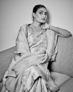 Athiya Shetty ने ट्रेडिशनल लुक में गिराई हुस्न की बिजलियां...तो फिसला पति KL Rahul का दिल, लिखा- 'So beautiful …. So elegant'