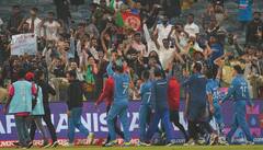 अफगाणिस्तानने तीन विश्वचषक विजेत्यांची जिरवली, सेमी-फायनलच्या आशा ठेवल्या जिवंत