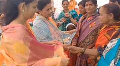 राष्ट्रवादीचे आमदार बबनदादा शिंदे पितापुत्रांच्या अडचणी वाढल्या, महिलांनी पदर पसरून पैसे परत देण्यास केली सुरुवात