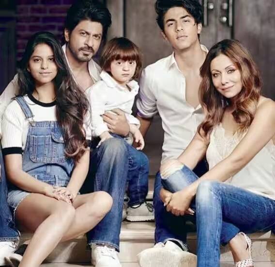 ਕਿੰਗ ਖਾਨ ਦੇ ਘਰ ਦੀਆਂ ਅੰਦਰ ਦੀਆਂ ਤਸਵੀਰਾਂ ਦੇਖ ਕੇ ਤੁਸੀਂ ਵੀ ਦੰਗ ਰਹਿ ਜਾਓਗੇ।