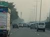 Gurugram Pollution: गुरुग्राम में आसमान में छाई स्मॉग की चादर, प्रदूषण में भी हो रहा इजाफा, डॉक्टर ने दी ये सलाह