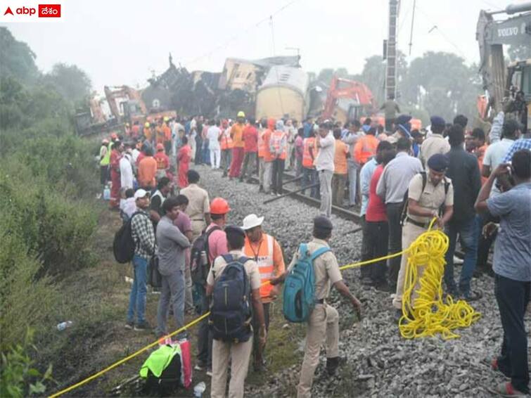 Railway officials said due to human error vijayanagaram train accident happened Vijayanagaram Train accident: ఘోర రైలు ప్రమాదానికి మానవ తప్పిదమే కారణం - అధికారుల ప్రాథమిక నిర్ధారణ