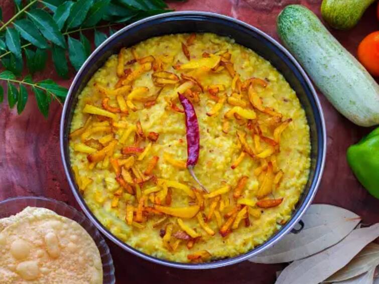 Birbal Ki Khichdi healthy breakfast Recipe Birbal Ki Khichdi : கிச்சடி பிடிக்காதா? பீர்பால் கிச்சடியை ஒரு முறை ட்ரை பண்ணுங்க கண்டிப்பா பிடிக்கும்...