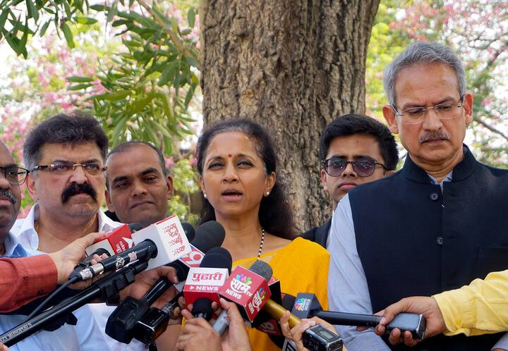 मराठा आरक्षण आंदोलनकारियों के हमले के बाद राष्ट्रवादी कांग्रेस पार्टी (NCP) नेता सुप्रिया सुले ने सोमवार (30 अक्टूबर) को प्रतिक्रिया देते हुए कहा,