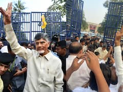 Chandra Babu Naidu: ஜாமீனில் வெளியே வந்த சந்திரபாபு நாயுடு..உற்சாக வரவேற்பளித்த தொண்டர்கள்..!