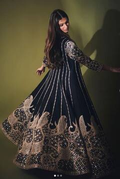 Tara Sutaria: ਤਾਰਾ ਸੁਤਾਰੀਆ ਨੇ ਇੰਡੋ-ਵੈਸਟਰਨ ਲੁੱਕ 'ਚ ਵਧਾਇਆ ਇੰਟਰਨੈੱਟ ਦਾ ਪਾਰਾ, ਸਟਾਈਲਿਸ਼ ਲੁੱਕ ਦੇਖ ਦੀਵਾਨੇ ਹੋਏ ਪ੍ਰਸ਼ੰਸਕ