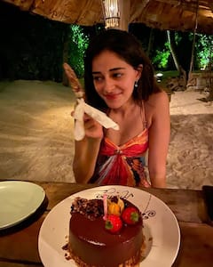 Ananya Panday Birthday: અનન્યા પાંડેએ માલદીવમાં રોમેન્ટિક અંદાજમાં સેલિબ્રેટ કર્યો બર્થ-ડે