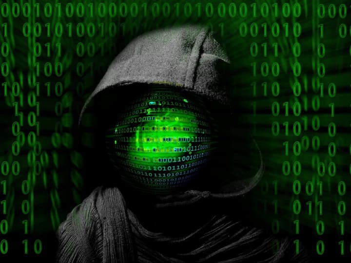 Dark Web: डार्क वेब के जरिए करोड़ों भारतीयों का डेटा चोरी होने की रिपोर्ट सामने आई है. जिसके बाद अब ये तमाम लोग किसी ठगी का शिकार हो सकते हैं, या इसका खतरा उन पर मंडरा रहा है.