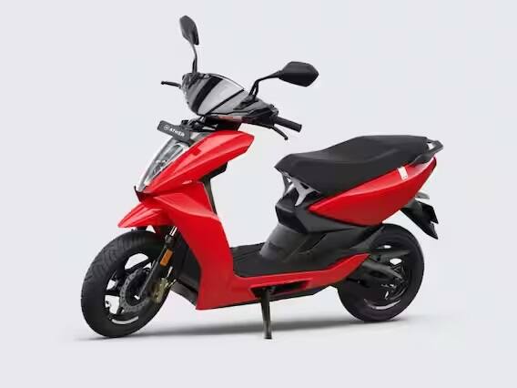 આગામી ઇલેક્ટ્રિક સ્કૂટર Ather 450X છે. તેમાં 3.7kWhની બેટરી પેક છે. કંપનીનો દાવો છે કે આ ઈલેક્ટ્રિક સ્કૂટર સિંગલ ચાર્જ પર 150 કિમી સુધીની રેન્જ આપવામાં સક્ષમ છે.