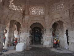 राम मंदिर में प्रभु का सिंहासन... आठ फीट ऊंचा, चढ़ी होगी सोने की परत, दिन रात चल रहा है काम