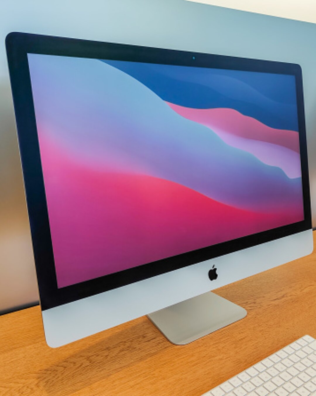 Apple Launches New Macbook Pro & iMac