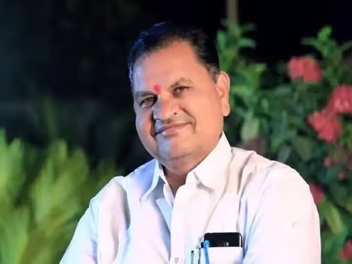 Vaijapur MLA Ramesh Bornare Resignation: मराठा आरक्षण विवाद ने महाराष्ट्र में एक बार फिर हलचल मचा दी है. कोटा की मांग को लेकर वैजापुर से विधायक रमेश बोरनारे ने भी मराठा हित के लिए अपना इस्तीफा दे दिया है.
