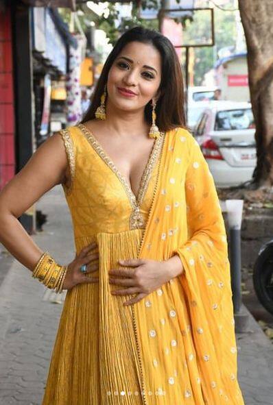ਉਸ ਦਾ ਹਰ ਲੱਕ ਸੋਸ਼ਲ ਮੀਡੀਆ 'ਤੇ ਸ਼ੇਅਰ ਹੁੰਦੇ ਹੀ ਮਿੰਟਾਂ 'ਚ ਹੀ ਵਾਇਰਲ ਹੋਣ ਲਗ ਜਾਂਦਾ ਹੈ।